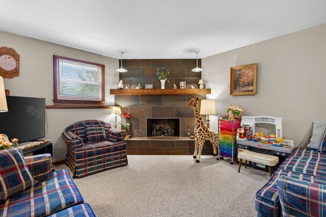 340 Independence Drive, Valparaiso, IN 46383