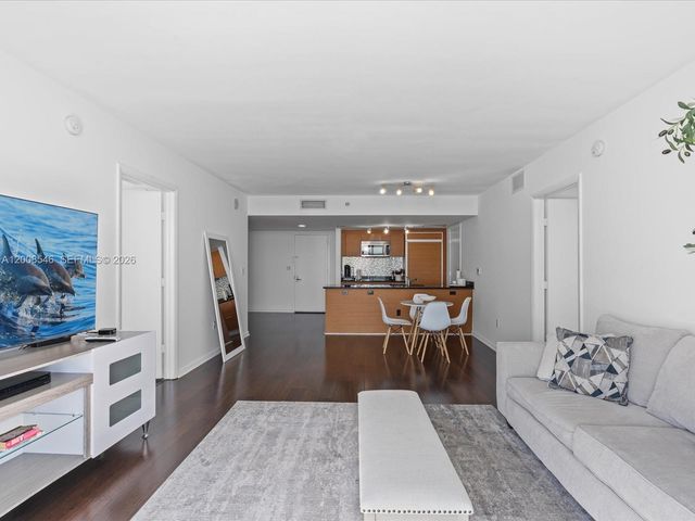 50 Biscayne Blvd 3308, Miami, FL 33132