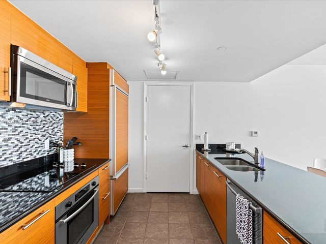 50 Biscayne Blvd 3308, Miami, FL 33132