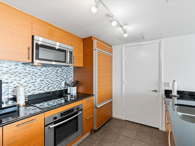 50 Biscayne Blvd 3308, Miami, FL 33132