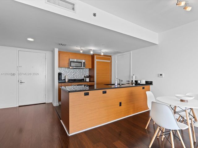 50 Biscayne Blvd 3308, Miami, FL 33132