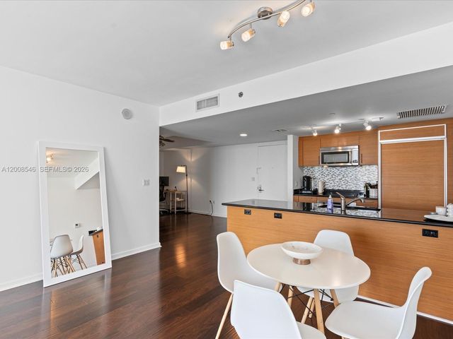 50 Biscayne Blvd 3308, Miami, FL 33132