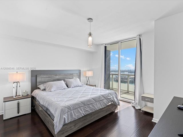 50 Biscayne Blvd 3308, Miami, FL 33132