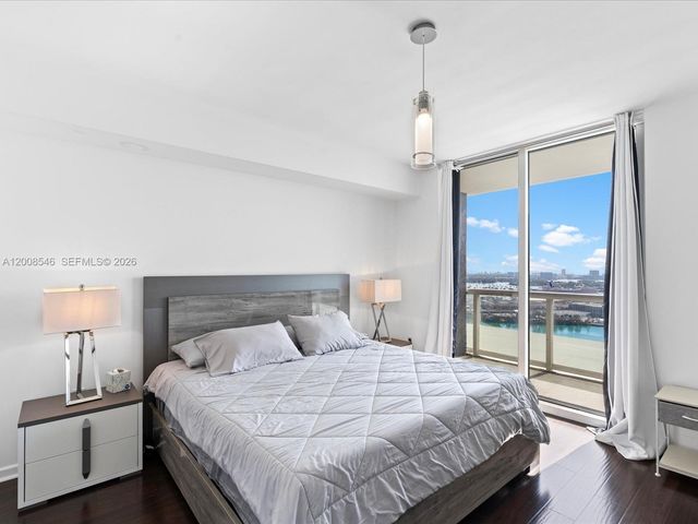 50 Biscayne Blvd 3308, Miami, FL 33132