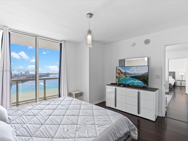 50 Biscayne Blvd 3308, Miami, FL 33132