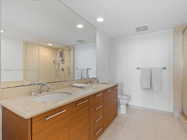 50 Biscayne Blvd 3308, Miami, FL 33132