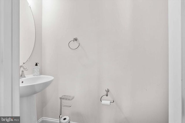 11373 TOLKIEN AVE, White Plains, MD 20695