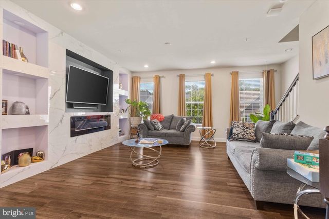 11373 TOLKIEN AVE, White Plains, MD 20695