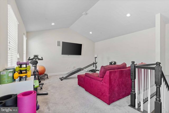 11373 TOLKIEN AVE, White Plains, MD 20695