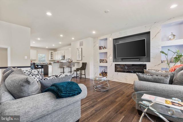 11373 TOLKIEN AVE, White Plains, MD 20695