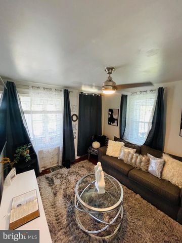 808 N OSWEGO ST, Allentown, PA 18109