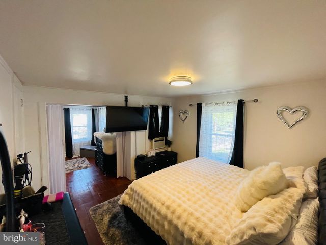 808 N OSWEGO ST, Allentown, PA 18109