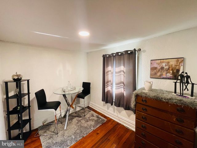 808 N OSWEGO ST, Allentown, PA 18109