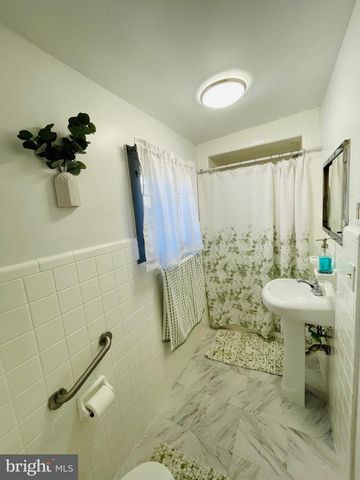 808 N OSWEGO ST, Allentown, PA 18109