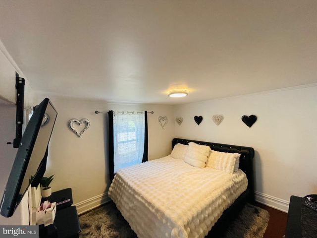 808 N OSWEGO ST, Allentown, PA 18109