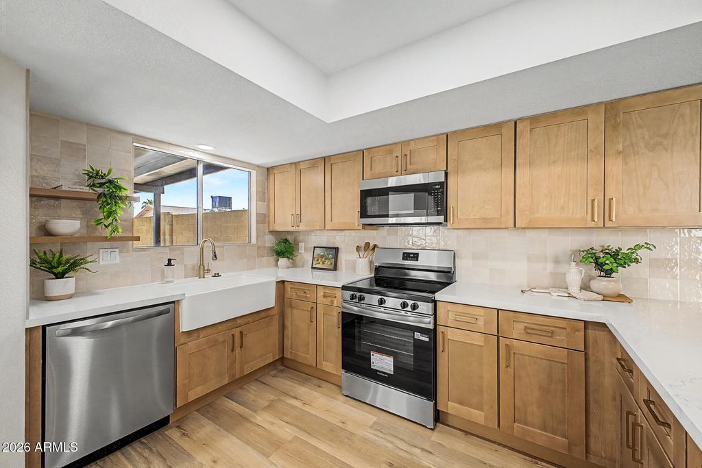 601 E WESCOTT Drive, Phoenix, AZ 85024 — photo 4