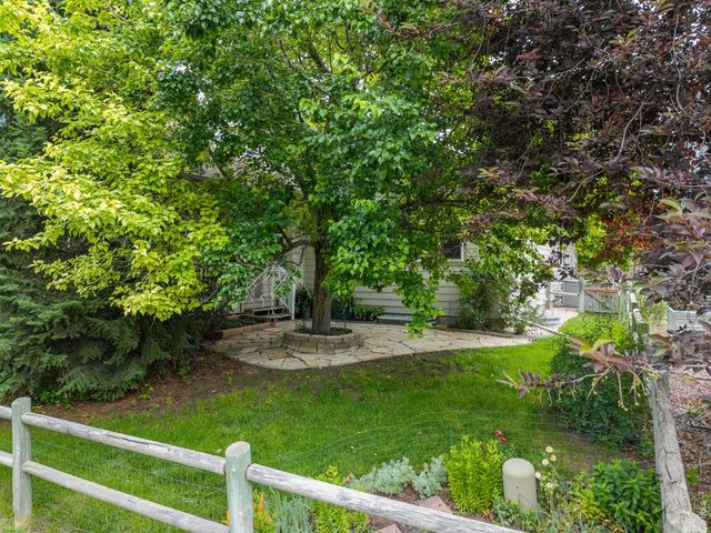 8131 Lighthouse Ln, Windsor, CO 80528