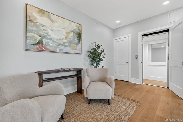 1806 Soundview Court, Yorktown Heights, NY 10598