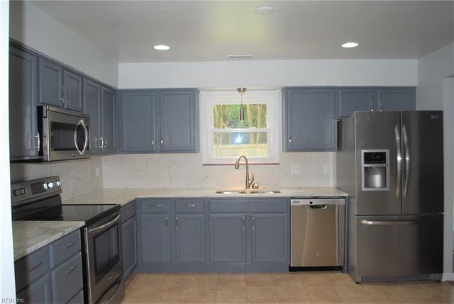 1540 Hummingbird LN, Virginia Beach, VA 23454