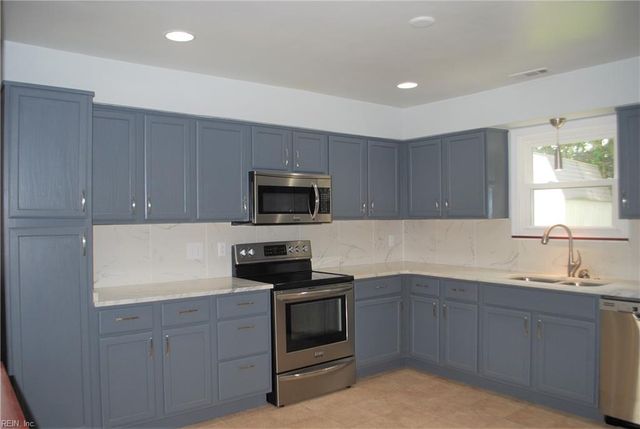 1540 Hummingbird LN, Virginia Beach, VA 23454