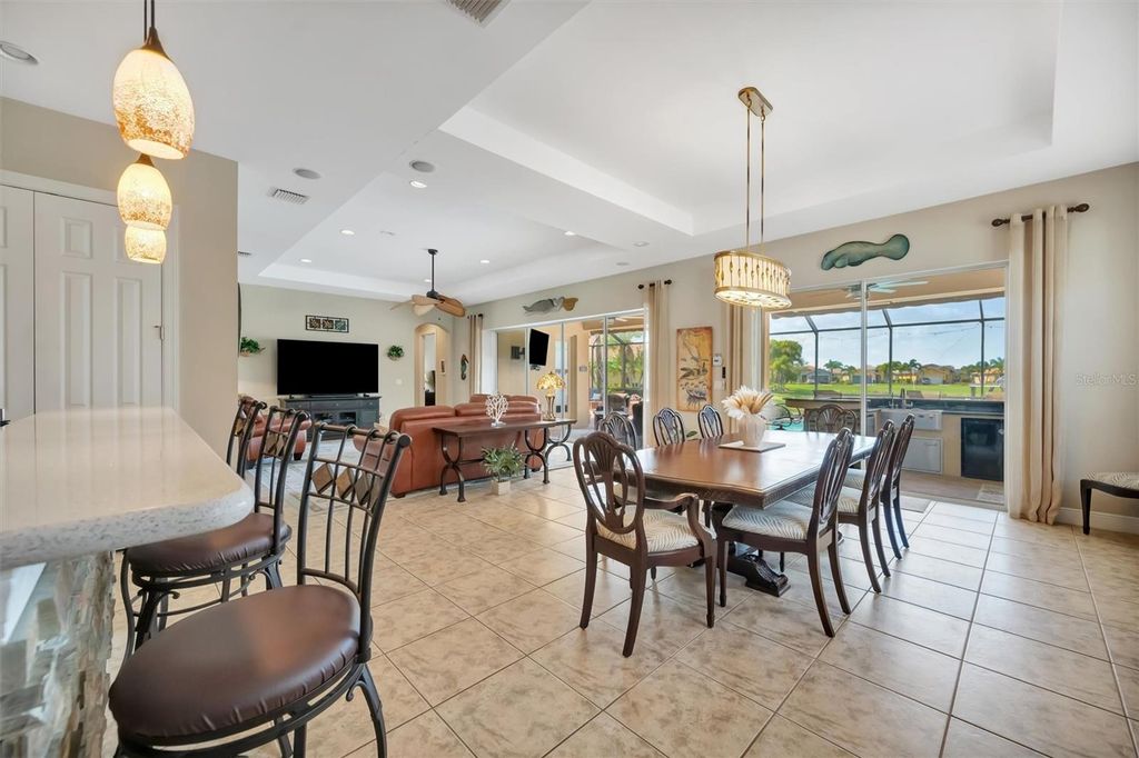 Image 21 of property listing at 1022 KESTREL COURT, Bradenton, FL 34208