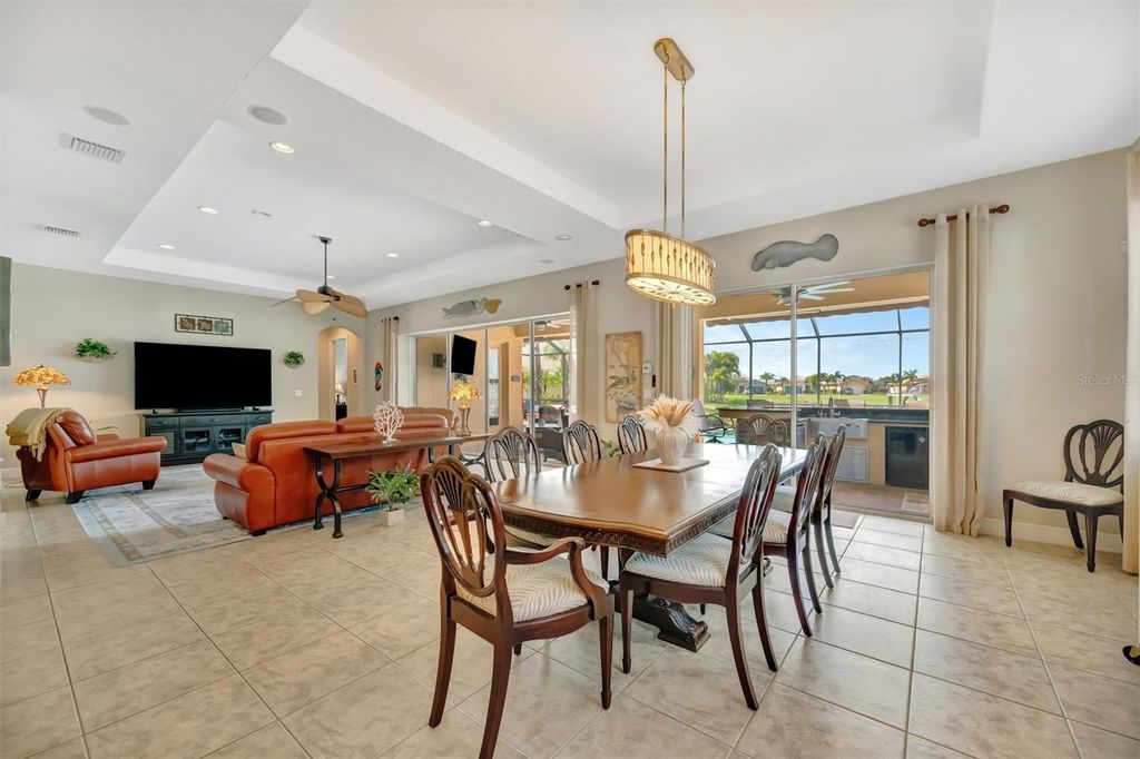 Image 22 of property listing at 1022 KESTREL COURT, Bradenton, FL 34208