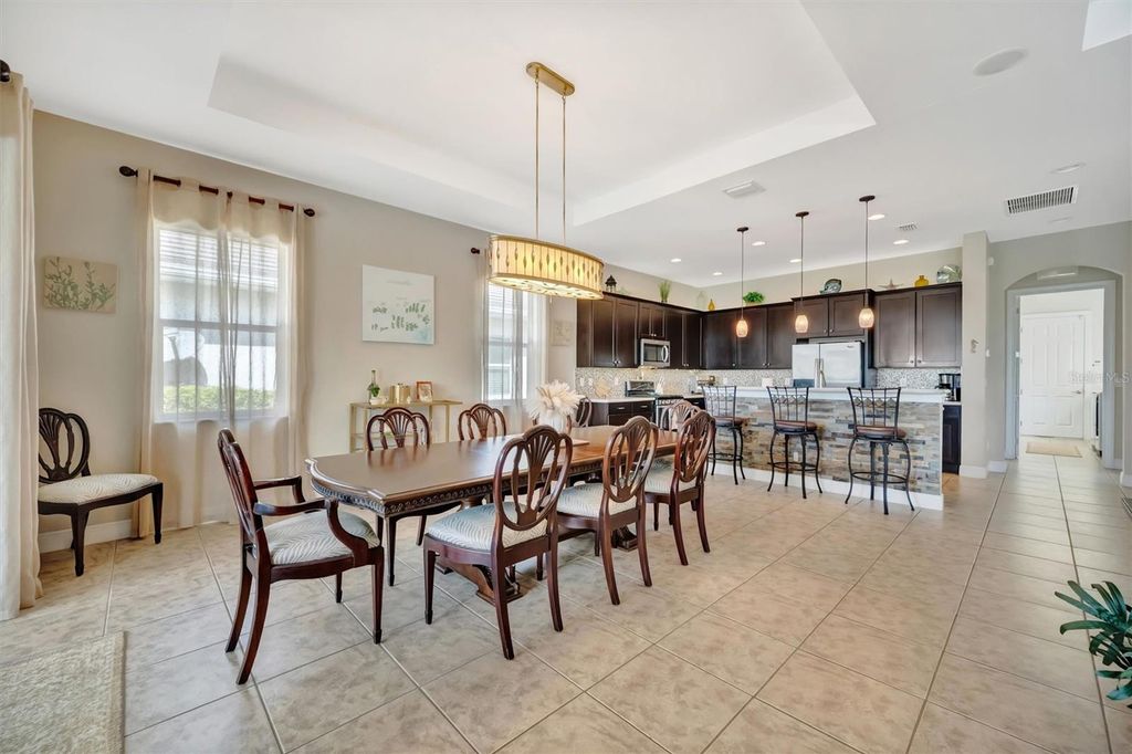 Image 24 of property listing at 1022 KESTREL COURT, Bradenton, FL 34208