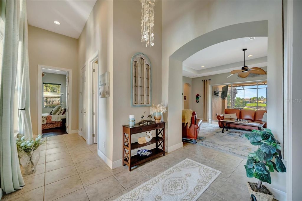 Image 25 of property listing at 1022 KESTREL COURT, Bradenton, FL 34208