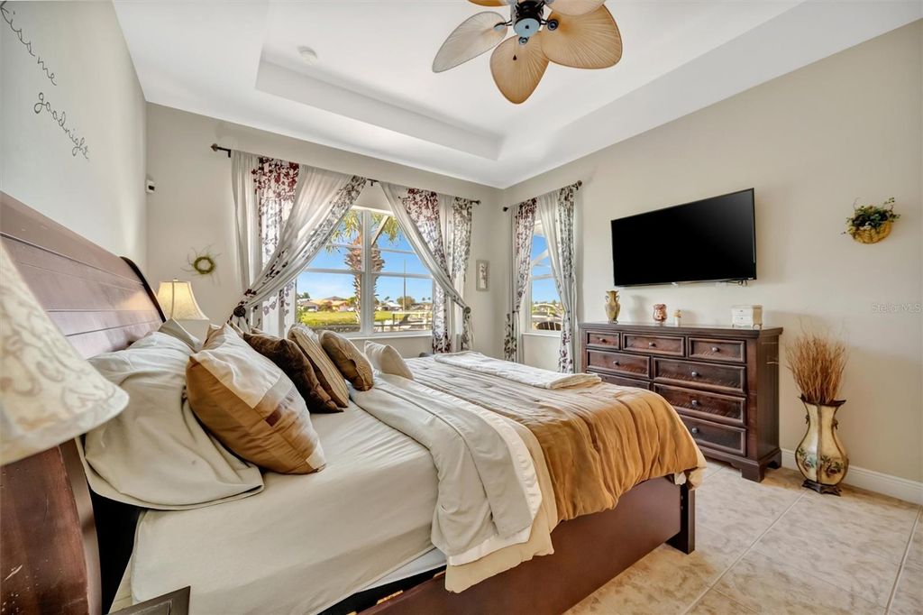 Image 34 of property listing at 1022 KESTREL COURT, Bradenton, FL 34208