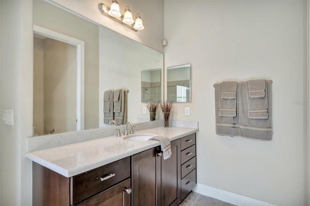 Image 44 of property listing at 1022 KESTREL COURT, Bradenton, FL 34208