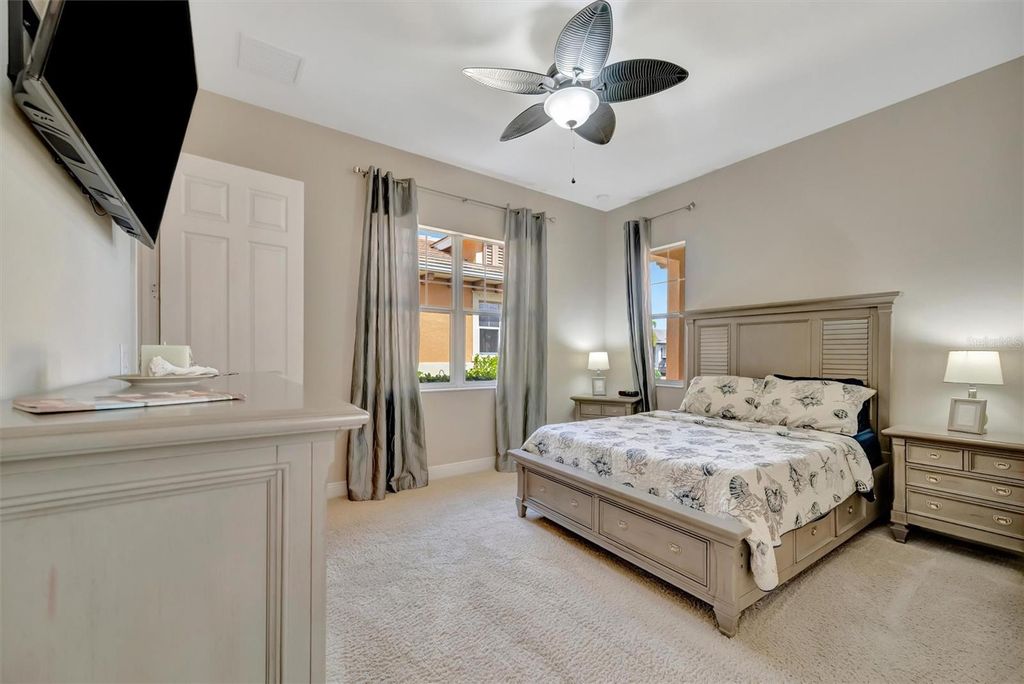 Image 46 of property listing at 1022 KESTREL COURT, Bradenton, FL 34208