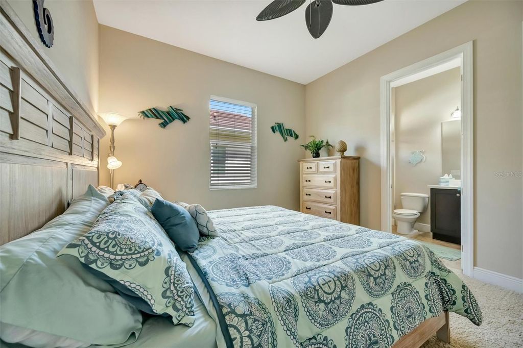 Image 52 of property listing at 1022 KESTREL COURT, Bradenton, FL 34208