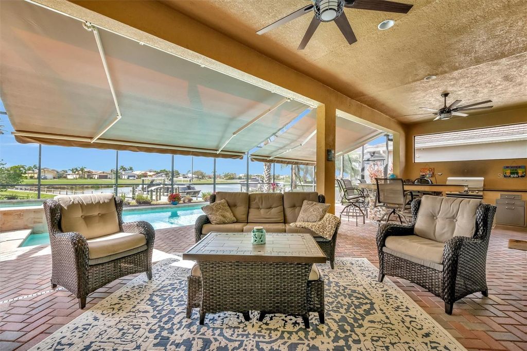 Image 71 of property listing at 1022 KESTREL COURT, Bradenton, FL 34208