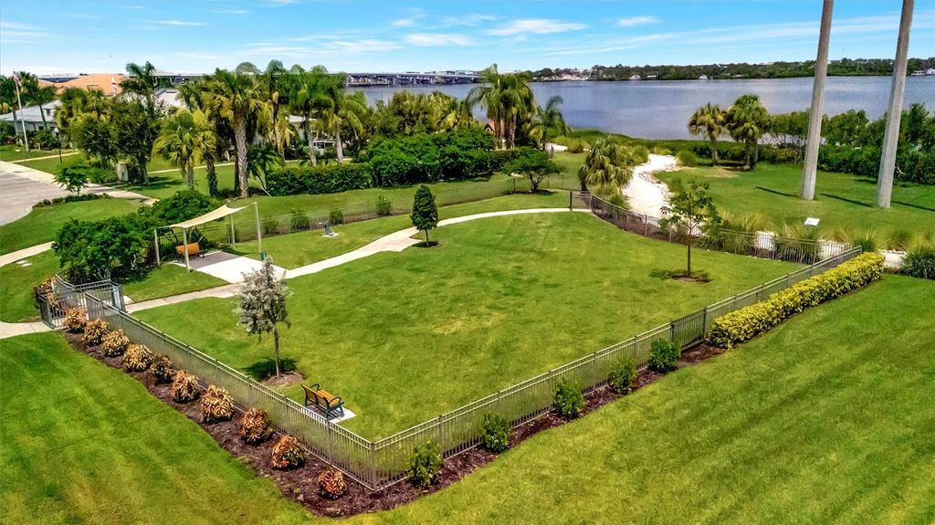 Image 80 of property listing at 1022 KESTREL COURT, Bradenton, FL 34208