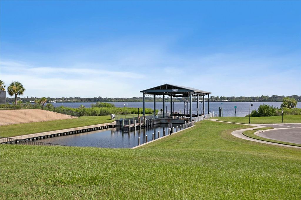 Image 98 of property listing at 1022 KESTREL COURT, Bradenton, FL 34208