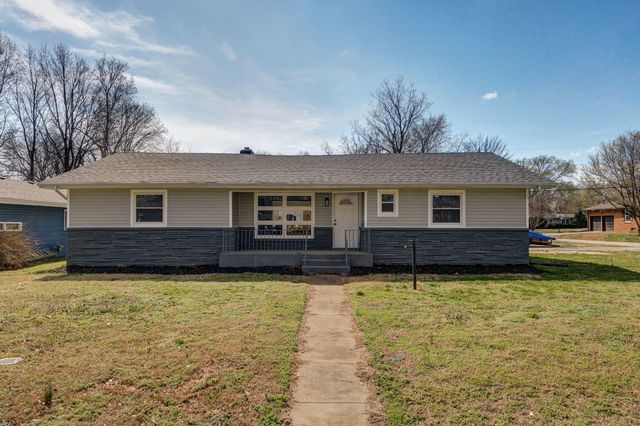 2308 E Latoka Street, Springfield, MO 65804
