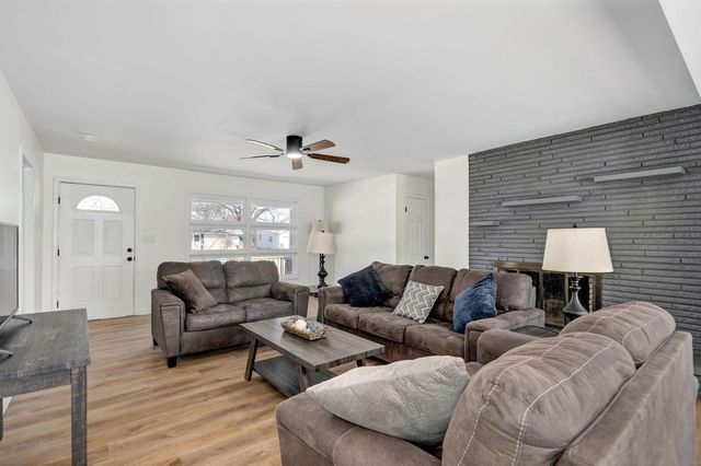 2308 E Latoka Street, Springfield, MO 65804