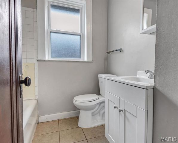 4972 Tholozan Avenue, St Louis, MO 63109