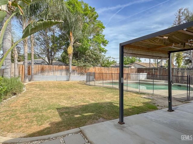 10302 Cheyenne Drive, Bakersfield, CA 93312