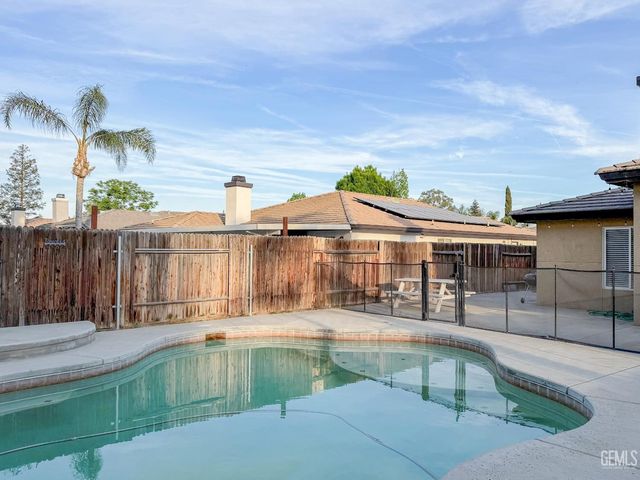 10302 Cheyenne Drive, Bakersfield, CA 93312