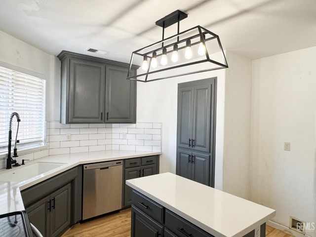 10302 Cheyenne Drive, Bakersfield, CA 93312