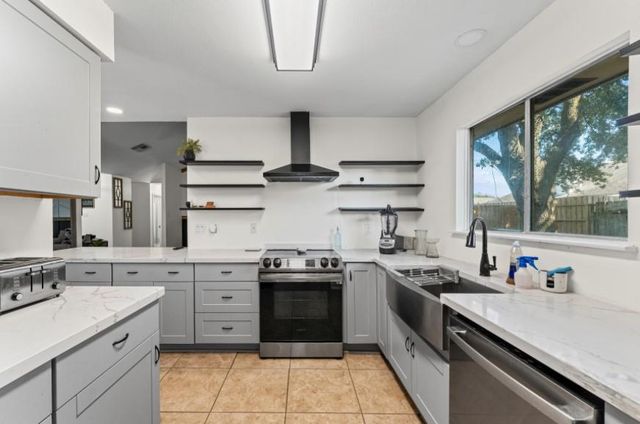 7706 Breda Drive, Baytown, TX 77521