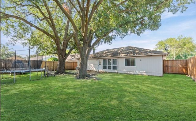 7706 Breda Drive, Baytown, TX 77521