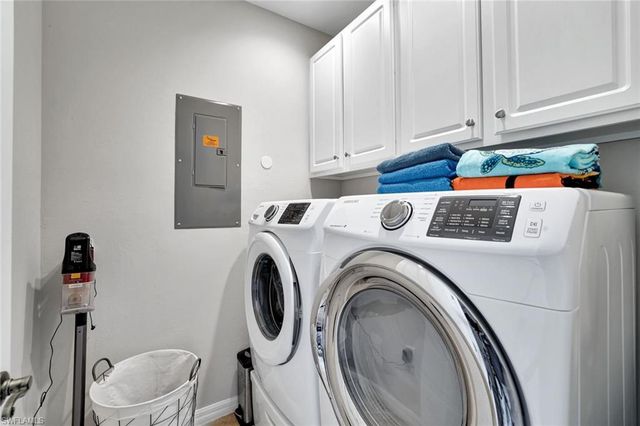 1383 Artesia DR E # 701, Naples, FL 34113