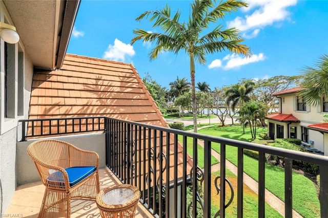 1383 Artesia DR E # 701, Naples, FL 34113