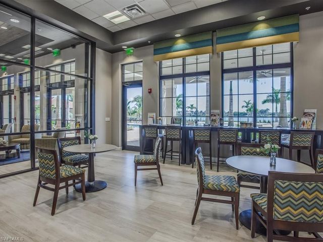 1383 Artesia DR E # 701, Naples, FL 34113