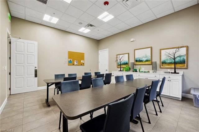 1383 Artesia DR E # 701, Naples, FL 34113