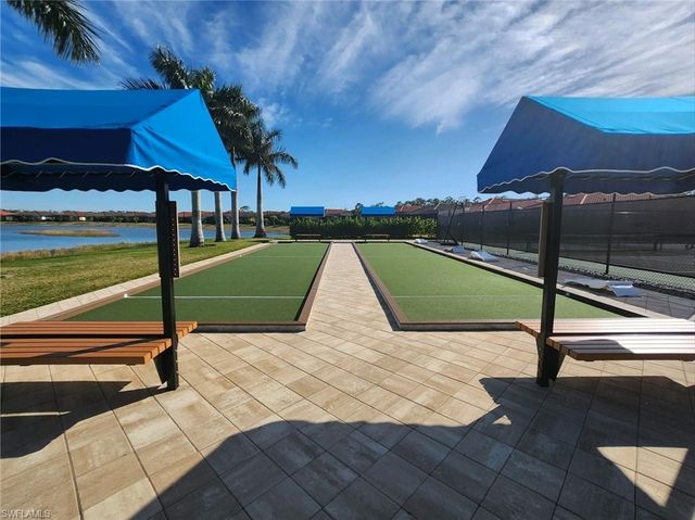 1383 Artesia DR E # 701, Naples, FL 34113