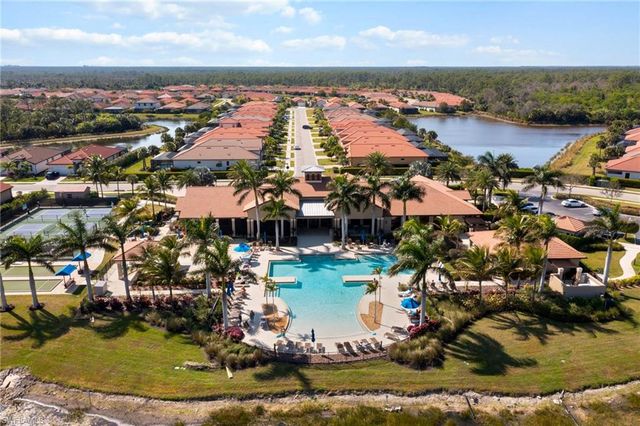 1383 Artesia DR E # 701, Naples, FL 34113