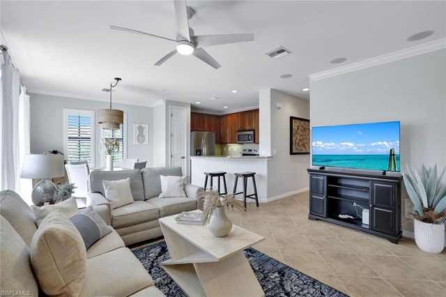 1383 Artesia DR E # 701, Naples, FL 34113